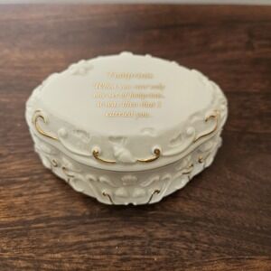 Vintage 1997 LENOX Fine Porcelain "Footprints" Music Box -Plays Amazing Grace